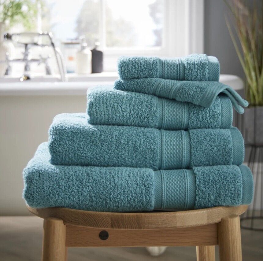 Soft Snuggle Bathsheet Teal RRP £15.00 - William George