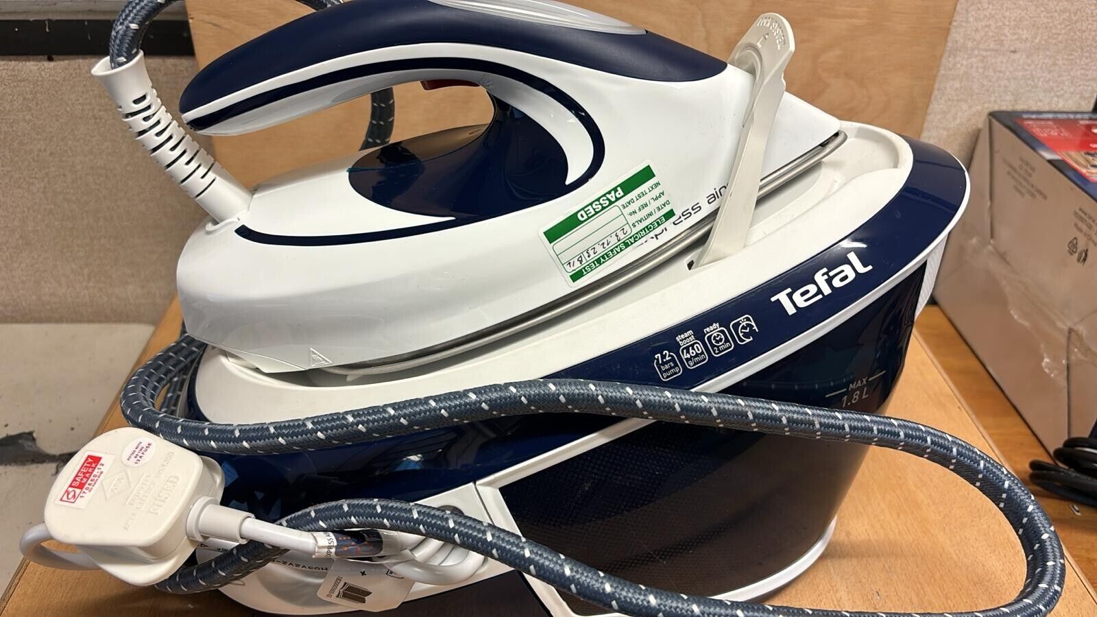 Tefal Express Airglide SV8022 Steam Generator Iron, White/Dress Blue RRP £169.99 - William George